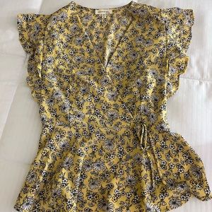 Juniors medium flowered blouse